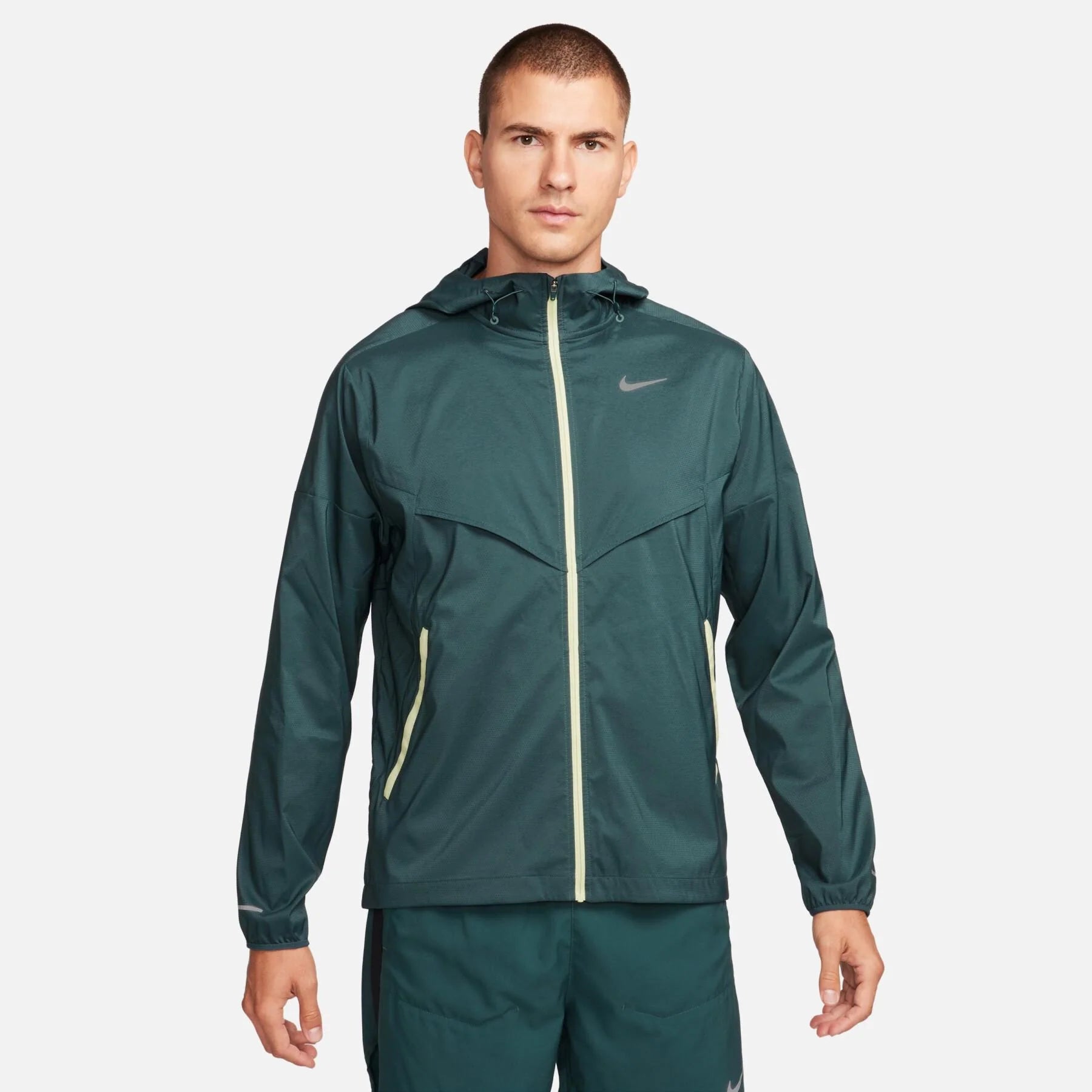 Nike - Deep Jungle UV Jacket An Shorts SET